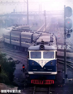 火車(chē)票退票開(kāi)車(chē)前多長(zhǎng)時(shí)間能退 現(xiàn)在好多火車(chē)停運(yùn)咋回事